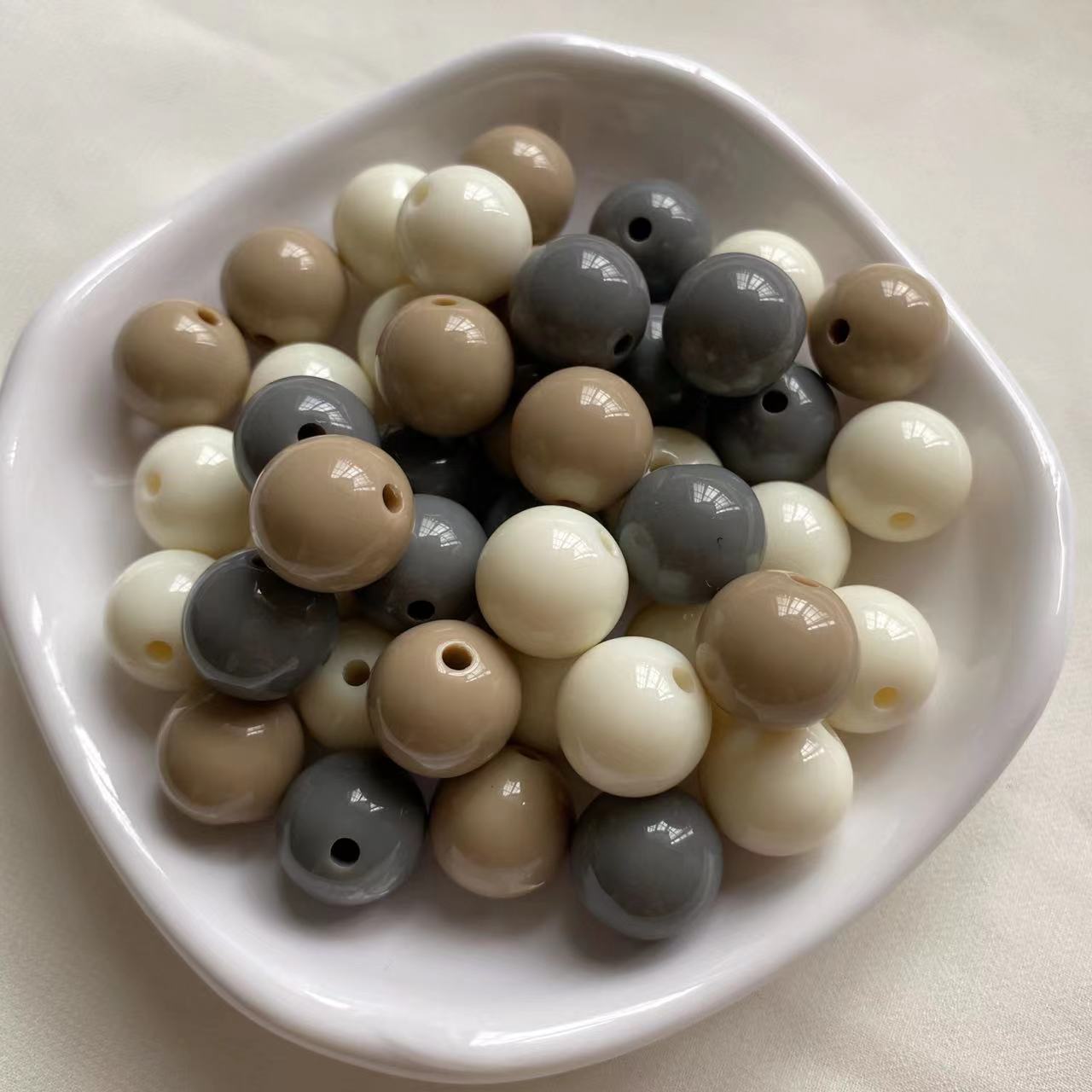 16mm Acrylic Round Beads Mix