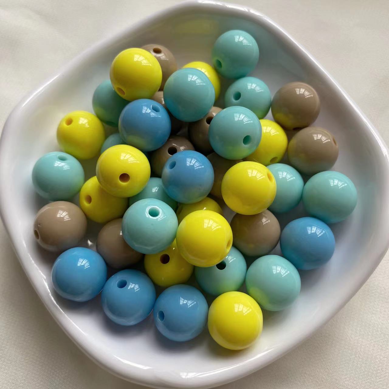 16mm Acrylic Round Beads Mix